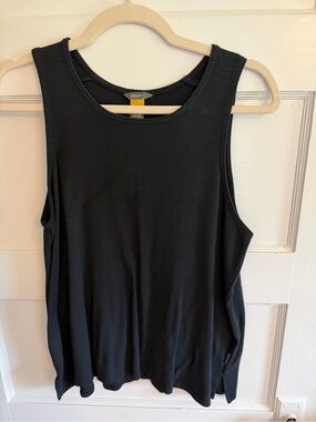Eddie Bauer Sleeveless Black Women's Tank Top - Classic Scoop Neck